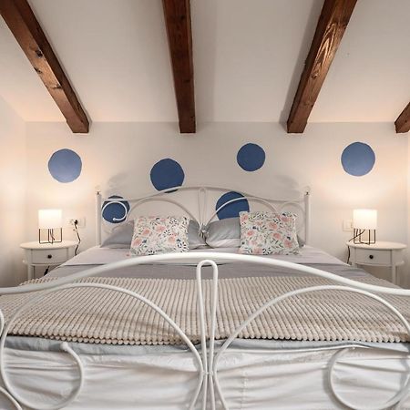 Relax In 2 Bedroom App In Old Town W/Ac And Wifi Rovinj Kültér fotó