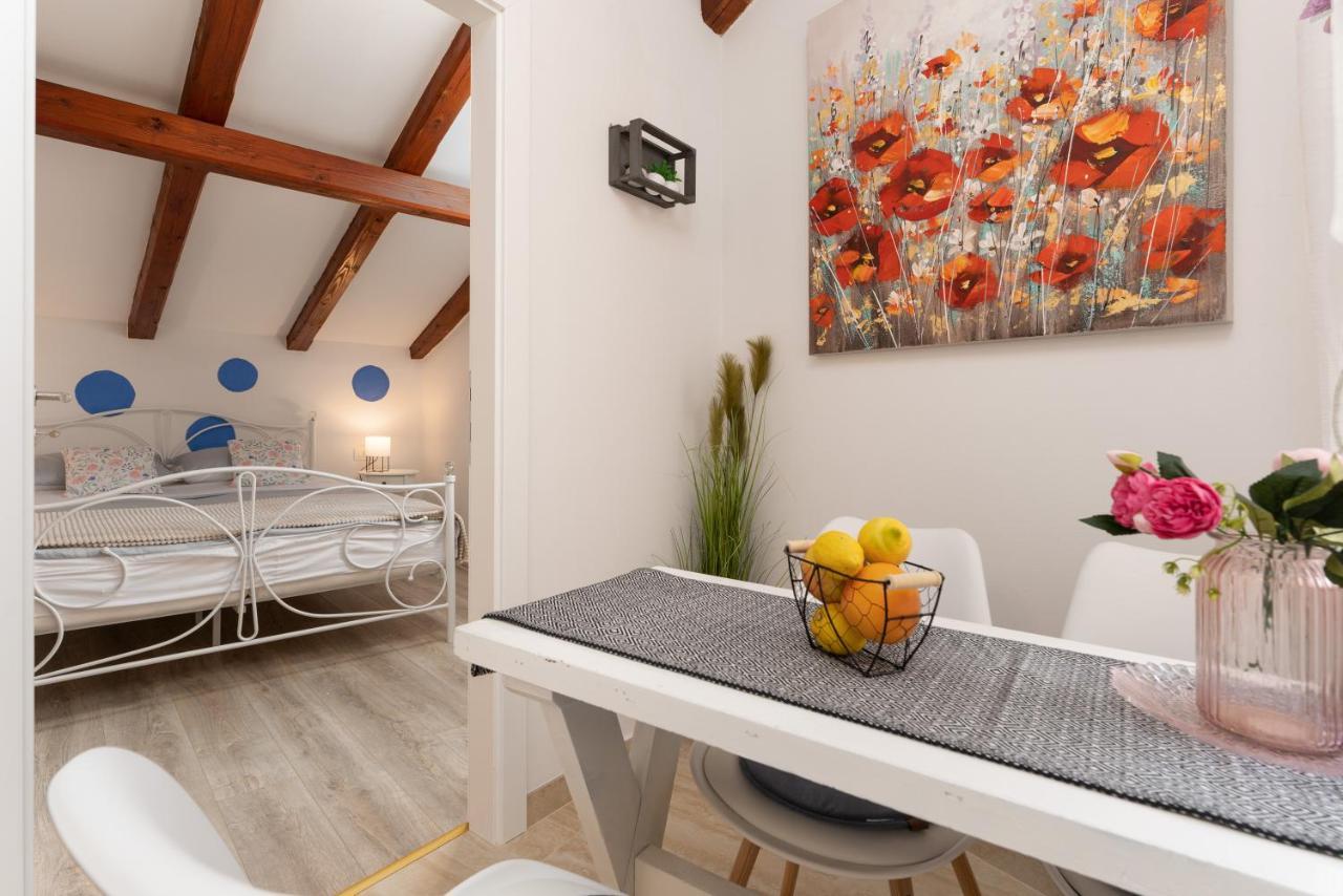 Relax In 2 Bedroom App In Old Town W/Ac And Wifi Rovinj Kültér fotó