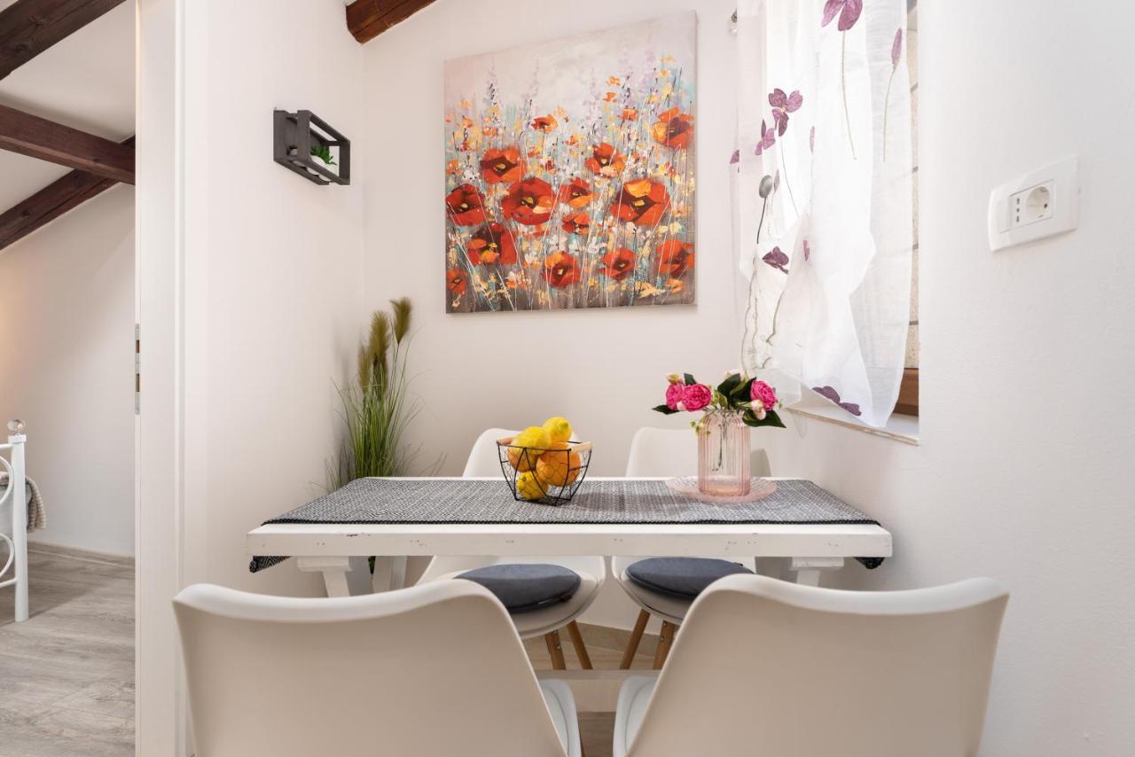 Relax In 2 Bedroom App In Old Town W/Ac And Wifi Rovinj Kültér fotó