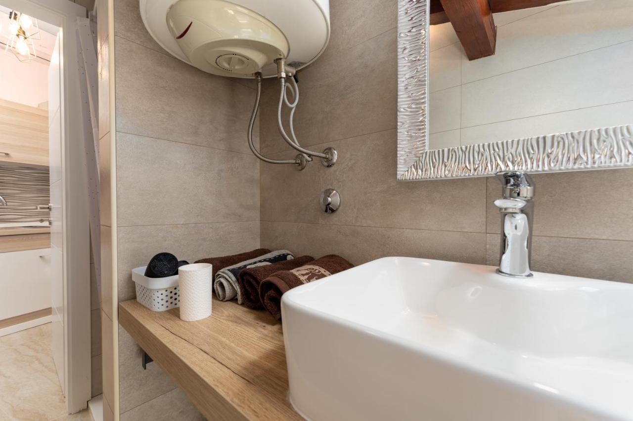 Relax In 2 Bedroom App In Old Town W/Ac And Wifi Rovinj Kültér fotó